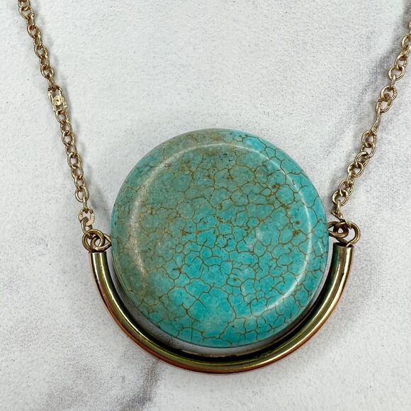 Gold Tone Faux Turquoise Spinning Pendant Necklace - Picture 2 of 11